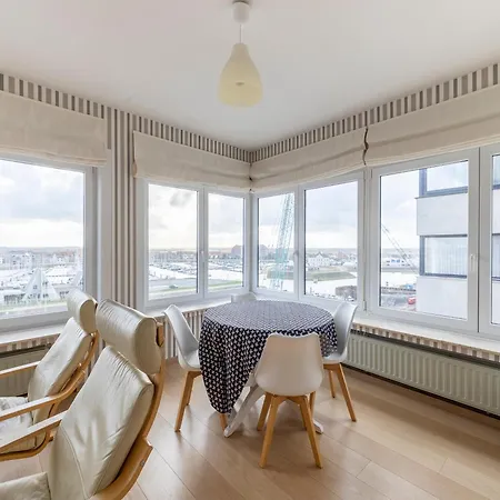 Luxury 2-bedroom With Marina Views In T205 דירה *