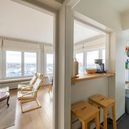 Luxury 2-bedroom With Marina Views In T205 *