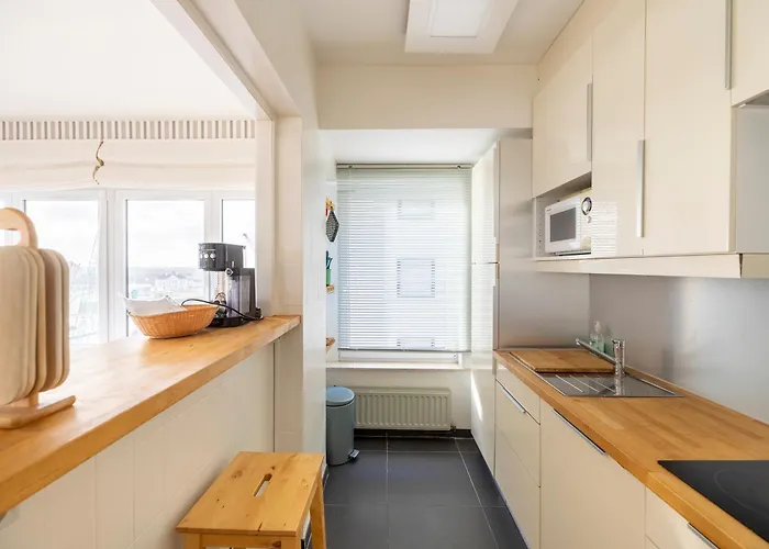 Luxury 2-bedroom With Marina Views In T205 * בלנקנברג