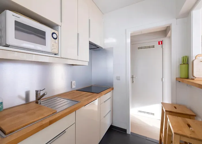 דירה Luxury 2-bedroom With Marina Views In T205