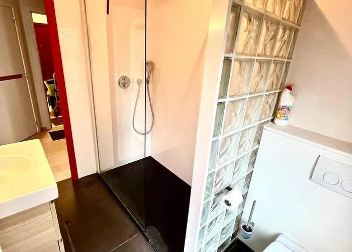 Luxury 2-bedroom With Marina Views In T205 דירה *